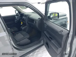 2014 Jeep Patriot Sport with VIN 1C4NJRBB3ED511529, listed as a IAAI auction lot 41494084 with 183,561 mi miles. Bid and sale history available at carsss.com. Image 5.