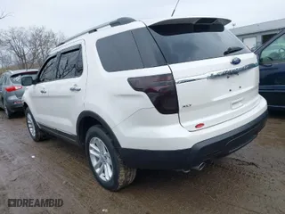 2015 Ford Explorer XLT with VIN 1FM5K8D88FGC61564, listed as a IAAI auction lot 41649282 with 111,804 mi miles. Bid and sale history available at carsss.com. Image 3.