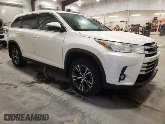 2019 Toyota Highlander LE with VIN 5TDBZRFH7KS737812, listed as a Copart auction lot 42648664 with 42,251 mi miles and Non repairable. Bid and sale history available at DreamBid. Image 4.