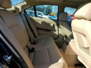 2007 BMW 3 Series 328xi z VIN WBAVC73517KP33537, wystawiony jako Copart lot #84838494 z przebiegiem 154 227 mil mil oraz Szkoda całkowita • Salvage title. Historia ofert i sprzedaży dostępna na DreamBid. Obrazek 11.