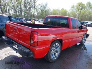 2006 Chevrolet Silverado SS z VIN 2GCEC19N161171970, wystawiony jako IAAI lot #41987549 z przebiegiem 229 928 mil mil oraz . Historia ofert i sprzedaży dostępna na DreamBid. Obrazek 4.