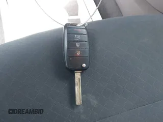 2016 Kia Sorento LX z VIN 5XYPGDA55GG179314, wystawiony jako IAAI lot #42026486 z przebiegiem 116 774 mil mil oraz . Historia ofert i sprzedaży dostępna na DreamBid. Obrazek 11.