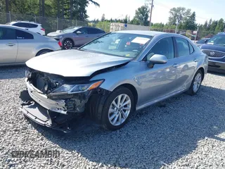 2023 Toyota Camry LE z VIN 4T1C11AK3PU172750, wystawiony jako IAAI lot #42338023 z przebiegiem 33 727 mil mil oraz . Historia ofert i sprzedaży dostępna na DreamBid. Obrazek 17.
