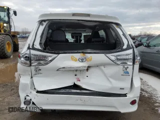 2018 Toyota Sienna SE with VIN 5TDXZ3DCXJS961181, listed as a Copart auction lot 49465115 with 71,962 mi miles and Clean title. Bid and sale history available at DreamBid. Image 6.