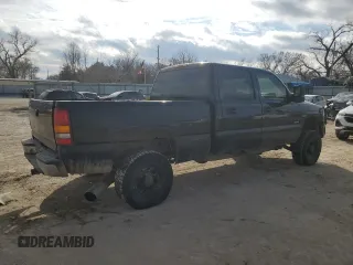 2005 GMC Sierra 2500HD SLT z VIN 1GTHK23205F964169, wystawiony jako Copart lot #42234625 z przebiegiem 304 832 mil mil oraz Szkoda całkowita • Salvage title. Historia ofert i sprzedaży dostępna na DreamBid. Obrazek 3.