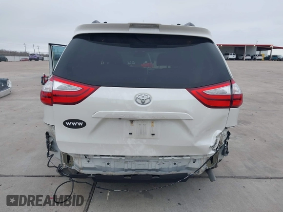 2018 Toyota Sienna XLE Auto Access Seat with VIN 5TDYZ3DC5JS938542, listed as a IAAI auction lot 41569381 with 41,691 mi miles. Bid and sale history available at carsss.com. Image 6.