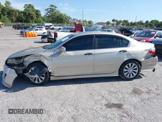 2014 Honda Accord EX-L with VIN 1HGCR2F82EA062207, listed as a IAAI auction lot 39063521 with 116,835 mi miles and . Bid and sale history available at carsss.com. Image 6.