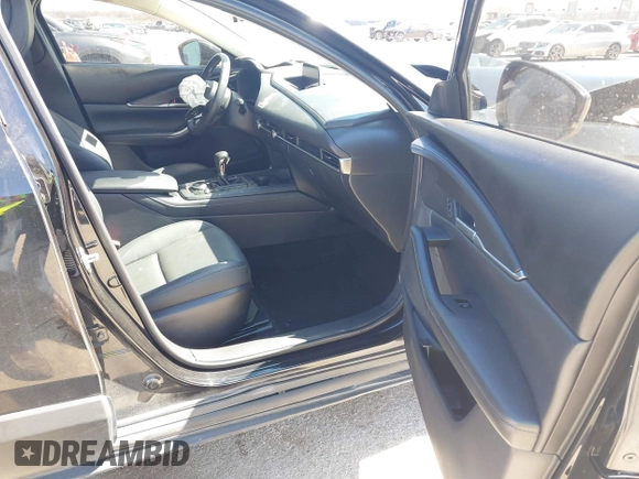 2022 Mazda CX-30 S Select z VIN 3MVDMBBL7NM413447, wystawiony jako IAAI lot #41772804 z przebiegiem 69 102 mil mil oraz . Historia ofert i sprzedaży dostępna na DreamBid. Obrazek 5.
