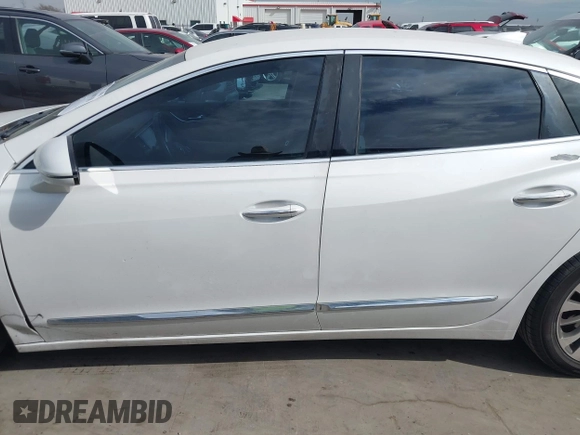 2017 Buick LaCrosse Premium with VIN 1G4ZR5SS1HU168903, listed as a IAAI auction lot 41360938 with 110,388 mi miles. Bid and sale history available at carsss.com. Image 14.