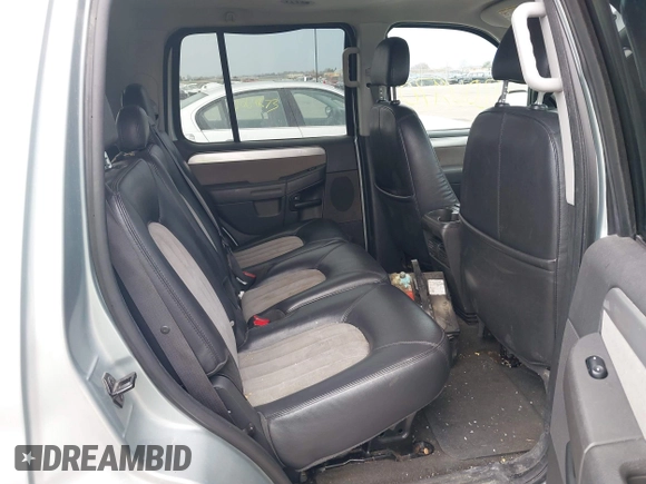 2005 Mercury Mountaineer Convenience z VIN 4M2ZU86K65UJ10015, wystawiony jako IAAI lot #42063970 z przebiegiem 153 542 mil mil oraz . Historia ofert i sprzedaży dostępna na DreamBid. Obrazek 8.