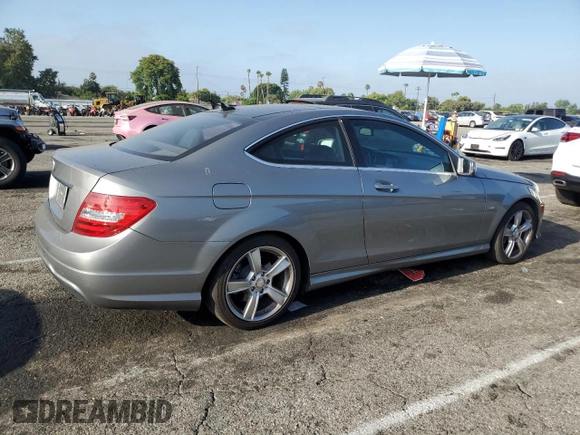 2012 Mercedes-Benz C 250 с VIN WDDGJ4HBXCF782520, выставлен на аукционе Copart как лот 64447245 с пробегом 99 742 миль миль и Списание • Salvage title. История ставок и продаж доступна на DreamBid. Изображение 3.