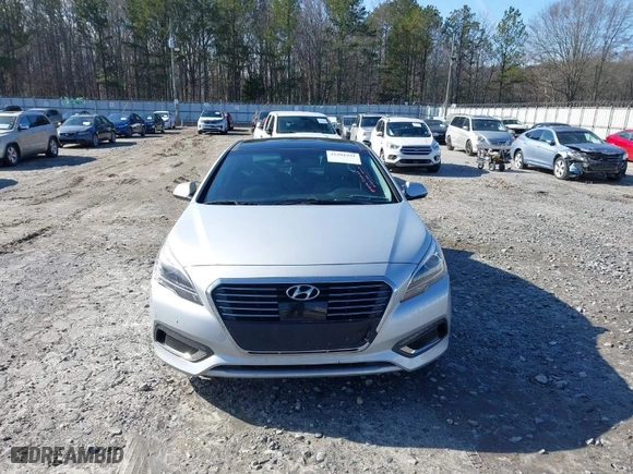 2016 Hyundai Sonata Hybrid Limited with VIN KMHE34L10GA018216, listed as a IAAI auction lot 41281991 with 129,429 mi miles. Bid and sale history available at carsss.com. Image 12.