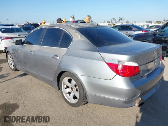 2007 BMW 5 Series 525i z VIN WBANE53507CW60783, wystawiony jako IAAI lot #42259642 z przebiegiem 279 348 mil mil oraz . Historia ofert i sprzedaży dostępna na DreamBid. Obrazek 3.