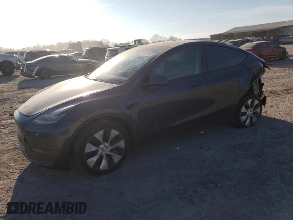2022 Tesla Model Y Long Range with VIN 7SAYGDEE6NF331851, listed as a Copart auction lot 43600955 with 32,680 mi miles and Salvage Title. Bid and sale history available at DreamBid. Image 1.