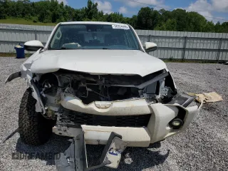2021 Toyota 4Runner SR5 z VIN JTEMU5JRXM5915622, wystawiony jako Copart lot #56334495 z przebiegiem 109 774 mil mil oraz Szkoda całkowita • Salvage title. Historia ofert i sprzedaży dostępna na DreamBid. Obrazek 5.