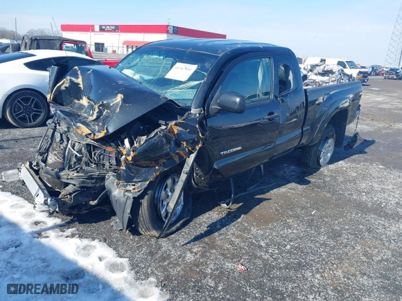 2008 Toyota Tacoma PreRunner with VIN 5TETU62N08Z530073, listed as a IAAI auction lot 41347051 with 157,136 mi miles. Bid and sale history available at carsss.com. Image 18.