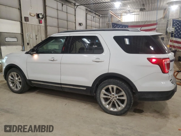 2018 Ford Explorer XLT with VIN 1FM5K7D86JGC54664, listed as a Copart auction lot 50135835 with 111,460 mi miles and Salvage Title. Bid and sale history available at DreamBid. Image 2.