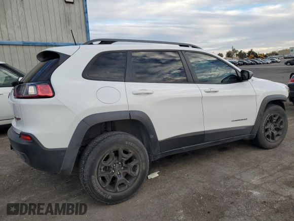 2019 Jeep Cherokee Trailhawk Elite with VIN 1C4PJMBX7KD360617, listed as a Copart auction lot 45765245 with 58,229 mi miles and Salvage Title. Bid and sale history available at carsss.com. Image 3.