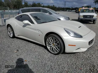 2012 Ferrari California z VIN ZFF65TJA9C0186664, wystawiony jako Copart lot #87967125 z przebiegiem Nie podano mil oraz Szkoda całkowita • Salvage title. Historia ofert i sprzedaży dostępna na DreamBid. Obrazek 4.