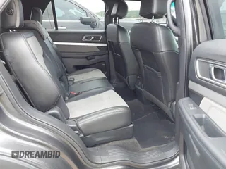 2017 Ford Explorer XLT z VIN 1FM5K7D86HGE19218, wystawiony jako IAAI lot #42344113 z przebiegiem 72 614 mil mil oraz . Historia ofert i sprzedaży dostępna na DreamBid. Obrazek 8.