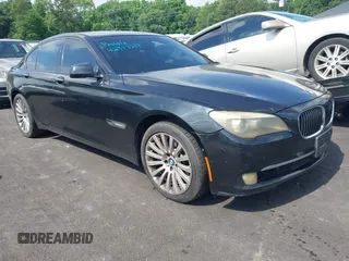 2009 BMW 7 Series 750i с VIN WBAKA83599CY33722, выставлен на аукционе IAAI как лот 42313809 с пробегом 153 960 миль миль и . История ставок и продаж доступна на DreamBid. Изображение 1.