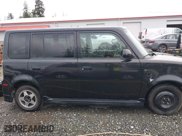 2005 Scion xB z VIN JTLKT324954021760, wystawiony jako IAAI lot #42125087 z przebiegiem 414 129 mil mil oraz . Historia ofert i sprzedaży dostępna na DreamBid. Obrazek 14.