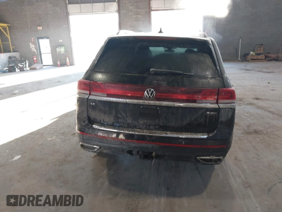 2024 Volkswagen Atlas SE z VIN 1V2KR2CA2RC504915, wystawiony jako IAAI lot #41417206 z przebiegiem 39 238 mil mil oraz . Historia ofert i sprzedaży dostępna na DreamBid. Obrazek 16.