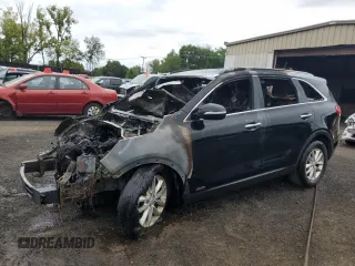 2017 Kia Sorento LX with VIN 5XYPGDA38HG262462, listed as a Copart auction lot 69463624 with 0 mi miles and Non Repairable. Bid and sale history available at carsss.com. Image 1.