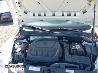 2018 Volkswagen Beetle S z VIN 3VWFD7AT4JM715004, wystawiony jako IAAI lot #41986453 z przebiegiem 76 130 mil mil oraz . Historia ofert i sprzedaży dostępna na DreamBid. Obrazek 10.