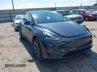 2024 Tesla Model Y с VIN 7SAYGDED9RA321373, выставлен на аукционе IAAI как лот 42228491 с пробегом 6 452 миль миль и . История ставок и продаж доступна на DreamBid. Изображение 1.