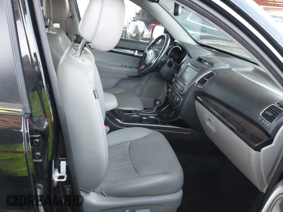 2014 Kia Sorento SX Limited with VIN 5XYKWDA77EG518912, listed as a IAAI auction lot 41865341 with 125,867 mi miles. Bid and sale history available at carsss.com. Image 5.