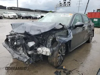 2024 Honda Civic EX-L z VIN 19XFL1H79RE018851, wystawiony jako Copart lot #54382485 z przebiegiem Nie podano mil oraz Szkoda całkowita • Salvage title. Historia ofert i sprzedaży dostępna na DreamBid. Obrazek 1.
