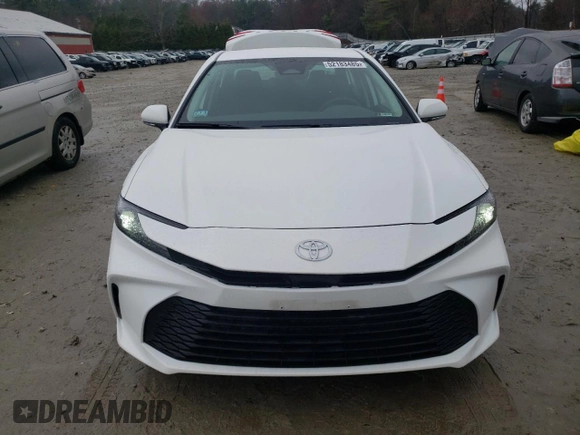 2025 Toyota Camry LE z VIN 4T1DBADK4SU017453, wystawiony jako Copart lot #52183485 z przebiegiem 16 812 mil mil oraz Szkoda całkowita • Salvage title. Historia ofert i sprzedaży dostępna na DreamBid. Obrazek 5.
