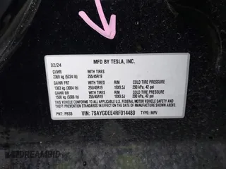 2024 Tesla Model Y Long Range z VIN 7SAYGDEE4RF014480, wystawiony jako IAAI lot #41979686 z przebiegiem 13 829 mil mil oraz . Historia ofert i sprzedaży dostępna na DreamBid. Obrazek 9.