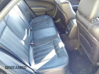 2016 Chrysler 300 S z VIN 2C3CCAGG4GH287737, wystawiony jako IAAI lot #41299711 z przebiegiem Nie podano mil oraz . Historia ofert i sprzedaży dostępna na DreamBid. Obrazek 8.