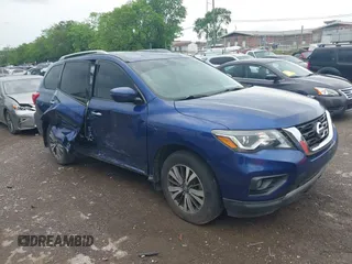 2017 Nissan Pathfinder SV z VIN 5N1DR2MN8HC668353, wystawiony jako IAAI lot #42066122 z przebiegiem 121 491 mil mil oraz . Historia ofert i sprzedaży dostępna na DreamBid. Obrazek 1.