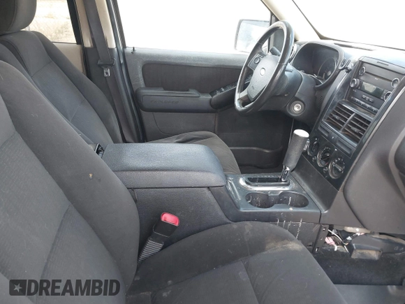 2010 Ford Explorer XLT with VIN 1FMEU6DE3AUA81990, listed as a IAAI auction lot 41788847 with 120,382 mi miles. Bid and sale history available at carsss.com. Image 5.
