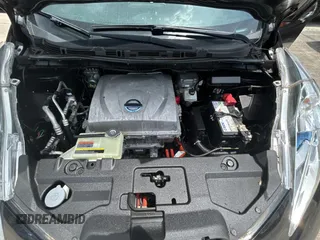 2013 Nissan LEAF SL z VIN 1N4AZ0CP1DC419682, wystawiony jako Copart lot #60667805 z przebiegiem 84 723 mil mil oraz Czysty tytuł • Clean title. Historia ofert i sprzedaży dostępna na DreamBid. Obrazek 7.