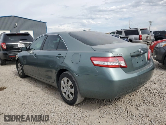 2010 Toyota Camry z VIN JTNBF3EK2A3001942, wystawiony jako Copart lot #58905915 z przebiegiem 234 306 mil mil oraz Czysty tytuł • Clean title. Historia ofert i sprzedaży dostępna na DreamBid. Obrazek 2.
