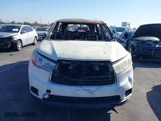 2016 Toyota Highlander LE with VIN 5TDZARFHXGS021502, listed as a IAAI auction lot 40749757 with 1 mi miles. Bid and sale history available at carsss.com. Image 11.