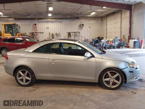 2007 Volkswagen Eos 2.0T with VIN WVWBA71F67V040775, listed as a IAAI auction lot 41913098 with 98,554 mi miles and . Bid and sale history available at DreamBid. Image 13.