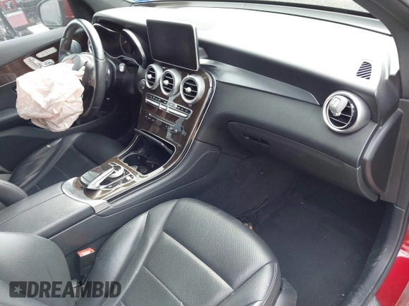 2017 Mercedes-Benz GLC with VIN WDC0G4JB5HF213354, listed as a IAAI auction lot 41939260 with 106,606 mi miles. Bid and sale history available at carsss.com. Image 5.