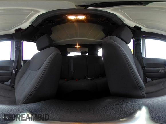 2013 Jeep Wrangler Unlimited Sport z VIN 1C4BJWDG3DL669593, wystawiony jako IAAI lot #42161265 z przebiegiem 89 747 mil mil oraz . Historia ofert i sprzedaży dostępna na DreamBid. Obrazek 20.