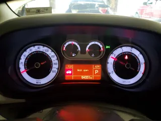 2014 FIAT 500L Easy с VIN ZFBCFABH1EZ025922, выставлен на аукционе Copart как лот 54549505 с пробегом 54 331 миль миль и Списание • Salvage title. История ставок и продаж доступна на DreamBid. Изображение 9.