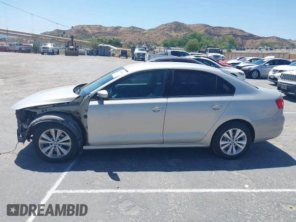 2011 Volkswagen Jetta SE with VIN 3VWDZ7AJXBM372921, listed as a IAAI auction lot 42226390 with 265,452 mi miles and . Bid and sale history available at DreamBid. Image 15.