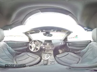 2020 BMW M2 z VIN WBA2N3C08L7E28563, wystawiony jako Copart lot #43156033 z przebiegiem Nie podano mil oraz . Historia ofert i sprzedaży dostępna na DreamBid. Obrazek 13.