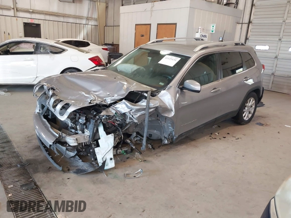 2018 Jeep Cherokee Latitude with VIN 1C4PJMCB7JD539368, listed as a IAAI auction lot 41525131 with Not Provided miles. Bid and sale history available at carsss.com. Image 17.