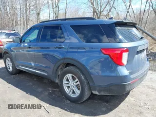 2021 Ford Explorer XLT with VIN 1FMSK8DH5MGB75550, listed as a IAAI auction lot 41989725 with 30,069 mi miles. Bid and sale history available at carsss.com. Image 3.