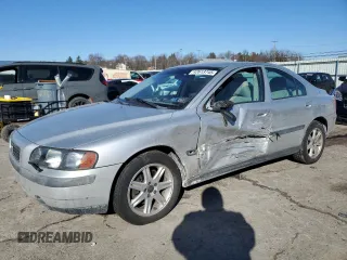 2001 Volvo S60 with VIN YV1RS61R112029119, listed as a Copart auction lot 42613745 with 151,162 mi miles and Salvage Title. Bid and sale history available at carsss.com. Image 1.