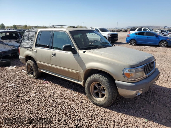 2000 Ford Explorer XLT with VIN 1FMZU63E7YZB87715, listed as a Copart auction lot 43539135 with 233,743 mi miles and Clean title. Bid and sale history available at DreamBid. Image 4.